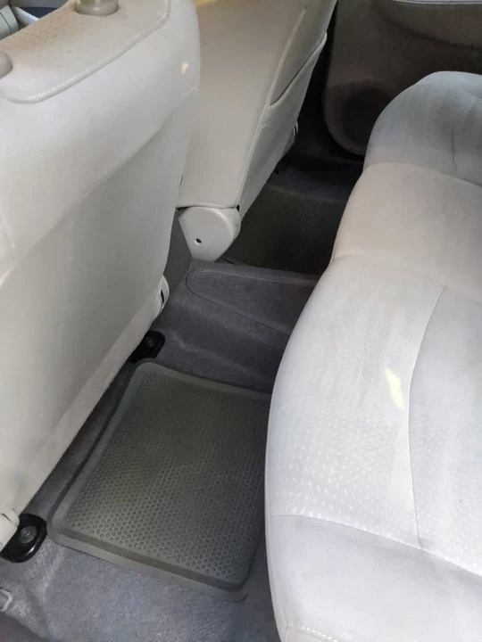 2011 Nissan Leaf - Image 17 of 20
