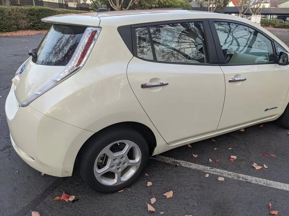 2011 Nissan Leaf - Image 7 of 20