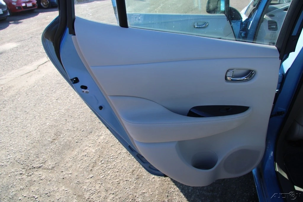 2011 Nissan Leaf - Image 18 of 21