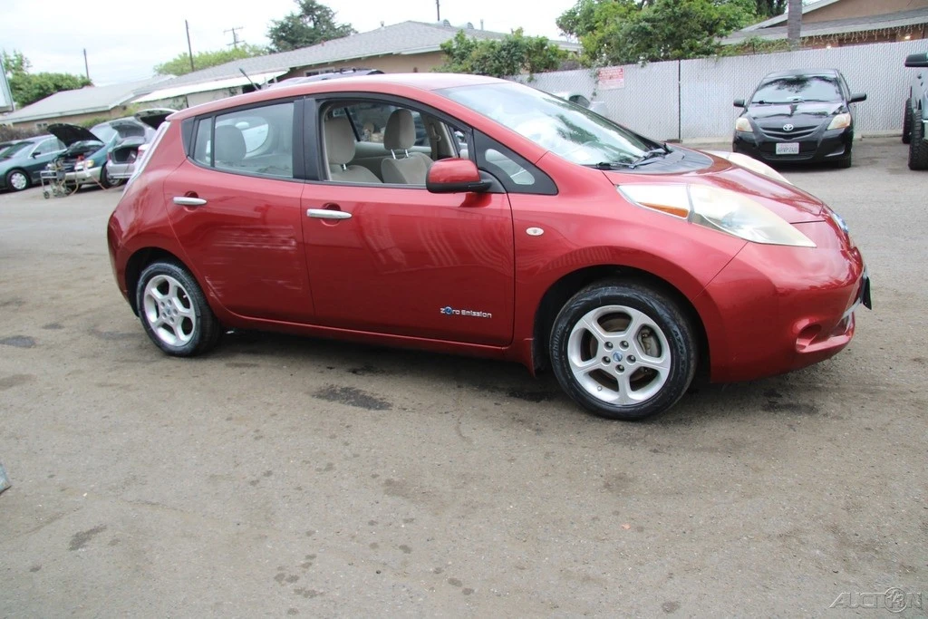 2011 Nissan Leaf - Image 9 of 21