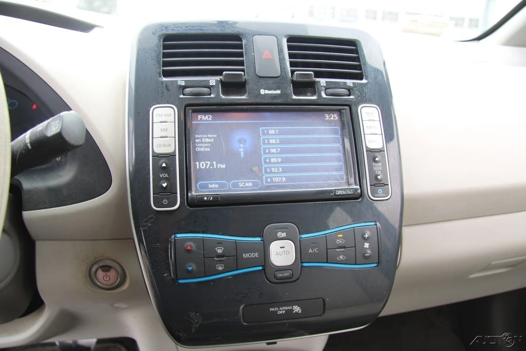 2011 Nissan Leaf - Image 19 of 21