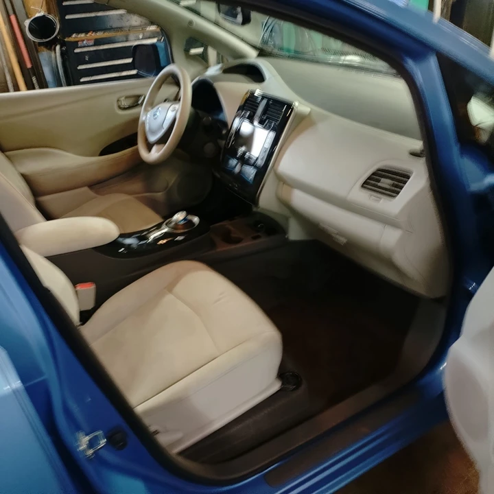 2011 Nissan Leaf - Image 20 of 21