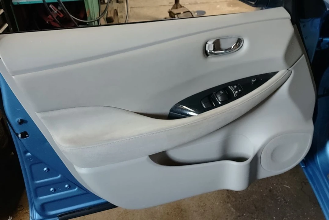 2011 Nissan Leaf - Image 8 of 21