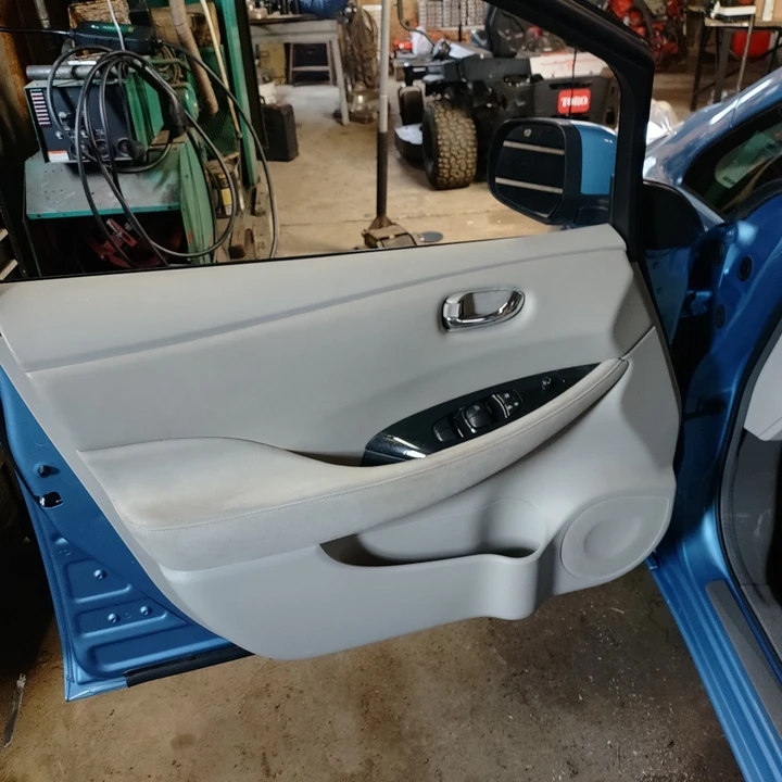 2011 Nissan Leaf - Image 6 of 21