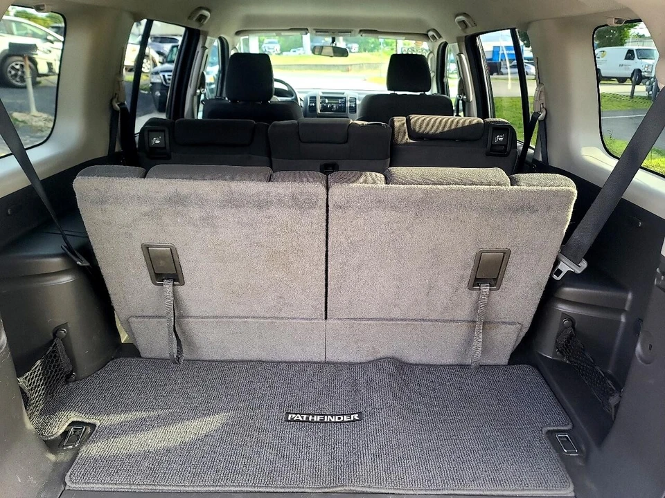 2011 Nissan Pathfinder 3rd Gen - Image 13 of 21