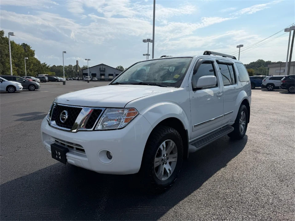 2011 Nissan Pathfinder 3rd Gen - Image 3 of 31