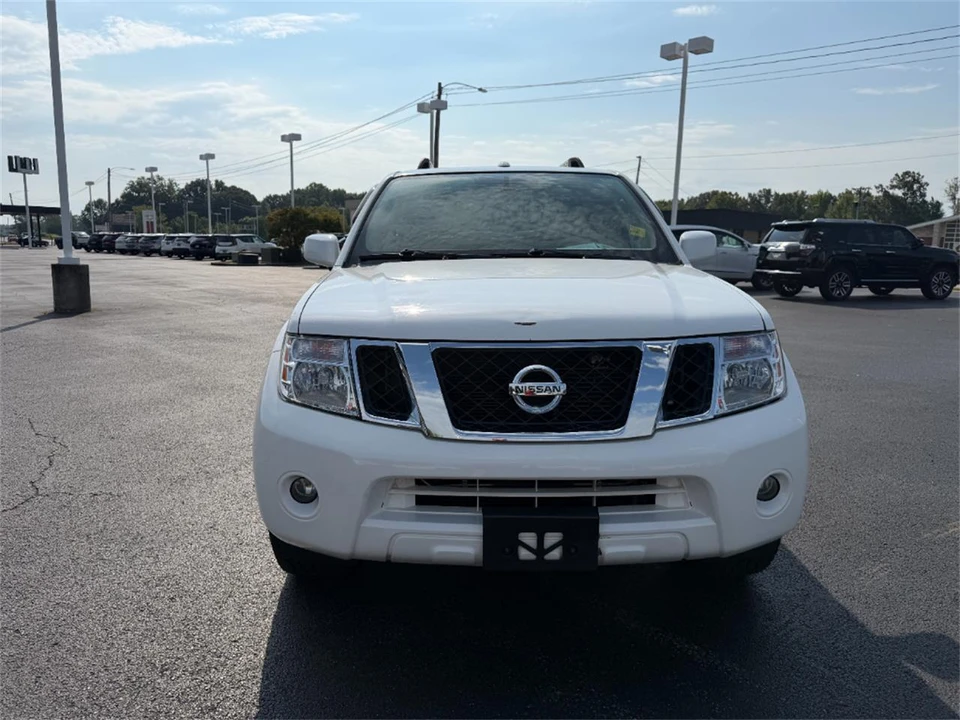 2011 Nissan Pathfinder 3rd Gen - Image 2 of 31