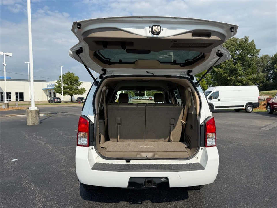 2011 Nissan Pathfinder 3rd Gen - Image 10 of 31