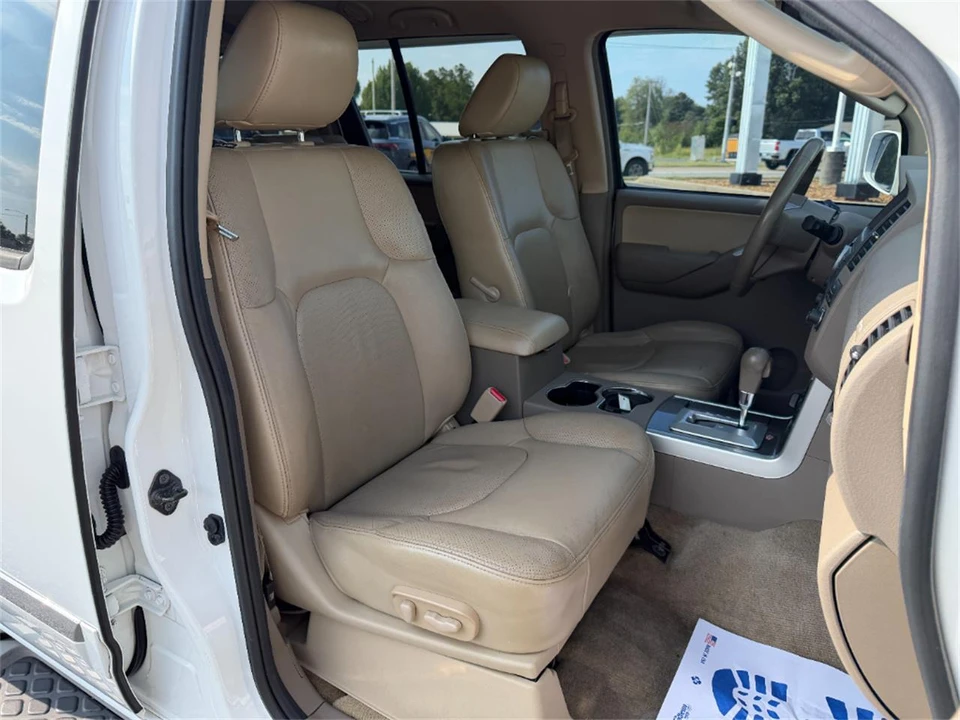 2011 Nissan Pathfinder 3rd Gen - Image 15 of 31