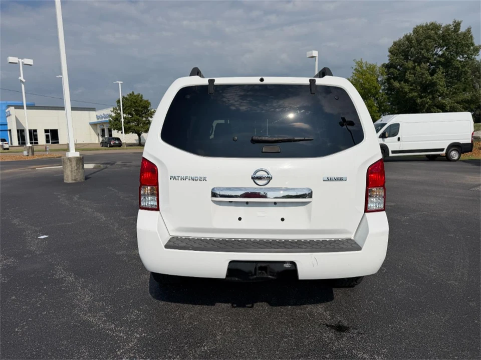 2011 Nissan Pathfinder 3rd Gen - Image 6 of 31