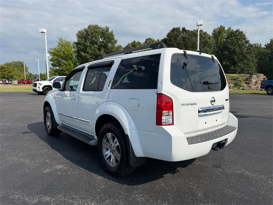 2011 Nissan Pathfinder 3rd Gen - Image 5 of 31