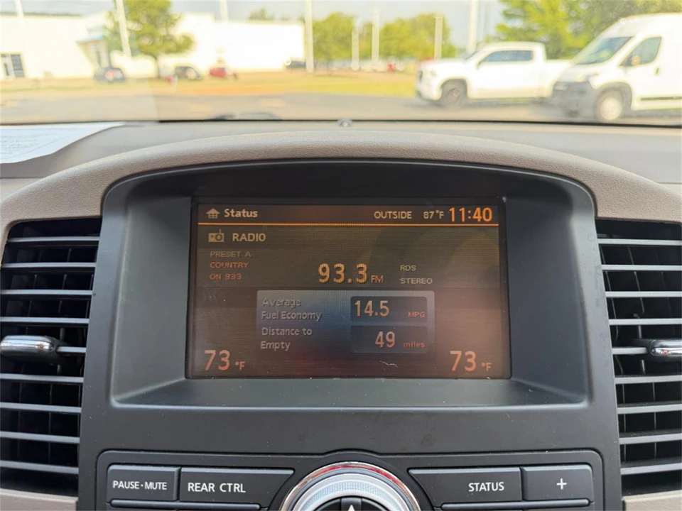 2011 Nissan Pathfinder 3rd Gen - Image 25 of 31