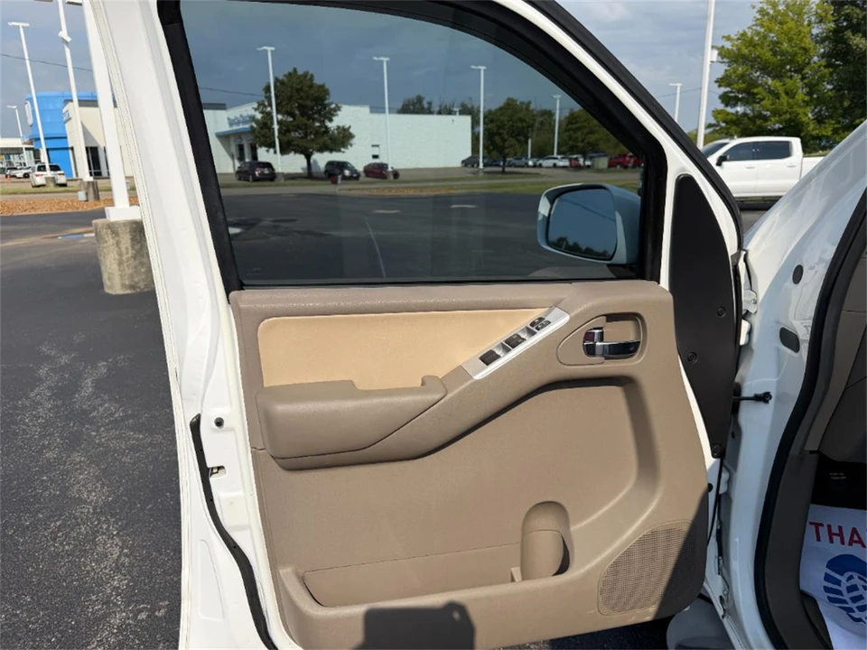 2011 Nissan Pathfinder 3rd Gen - Image 27 of 31