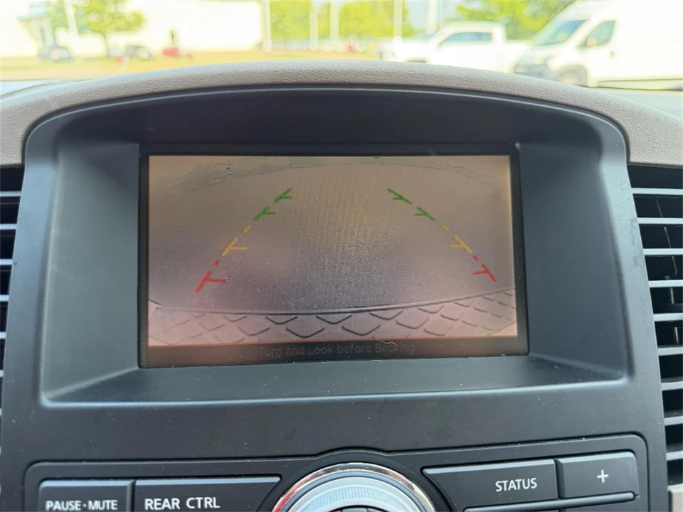 2011 Nissan Pathfinder 3rd Gen - Image 26 of 31