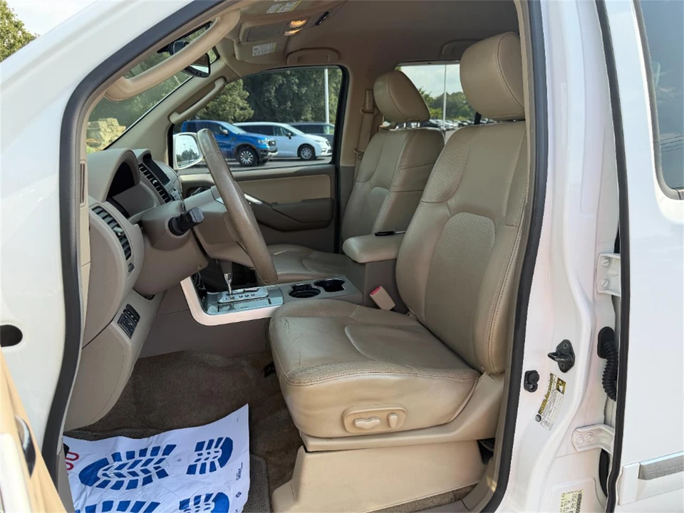 2011 Nissan Pathfinder 3rd Gen - Image 29 of 31