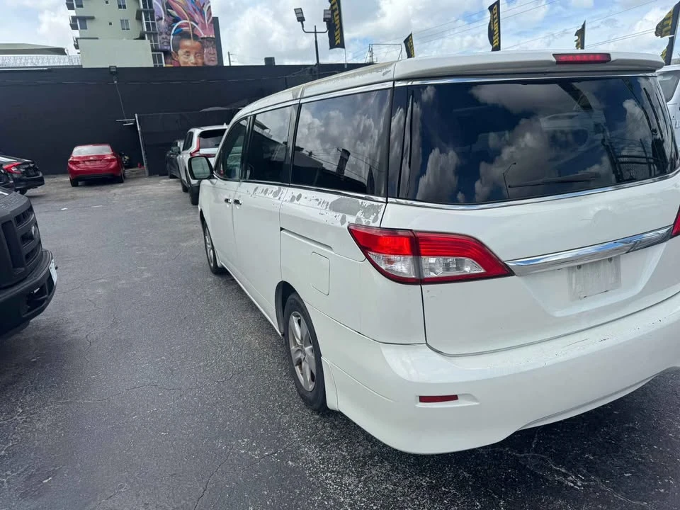 2011 Nissan Quest - Image 3 of 6