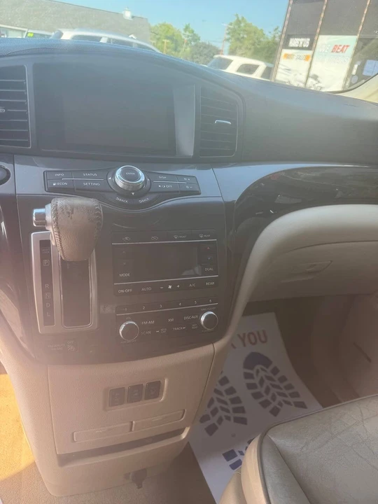 2011 Nissan Quest - Image 8 of 9