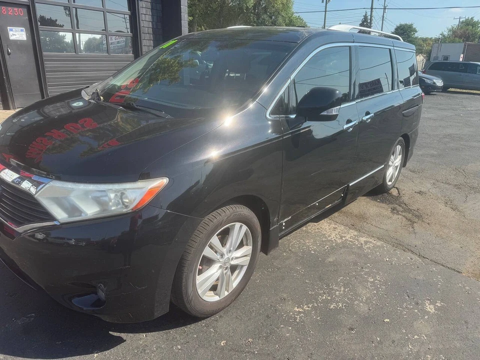2011 Nissan Quest - Image 2 of 9