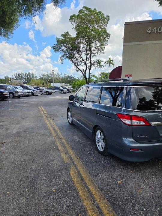 2011 Nissan Quest - Image 7 of 20
