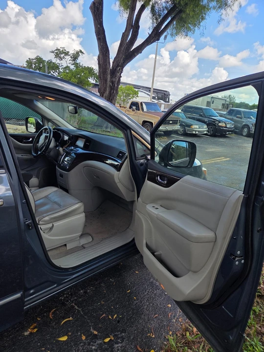 2011 Nissan Quest - Image 8 of 20