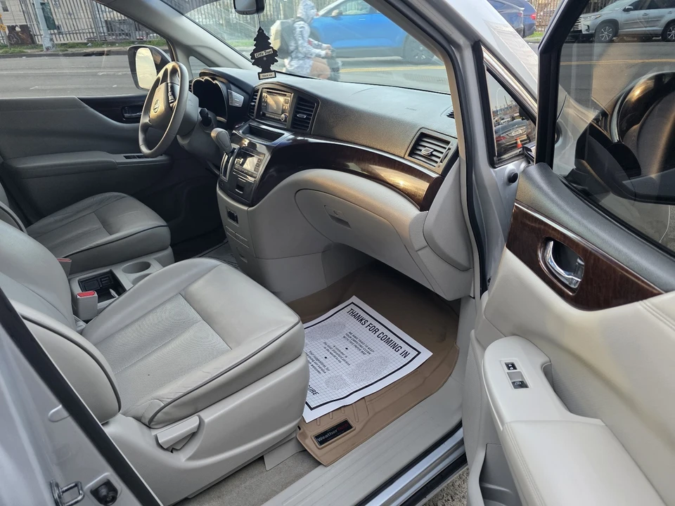 2011 Nissan Quest - Image 8 of 17