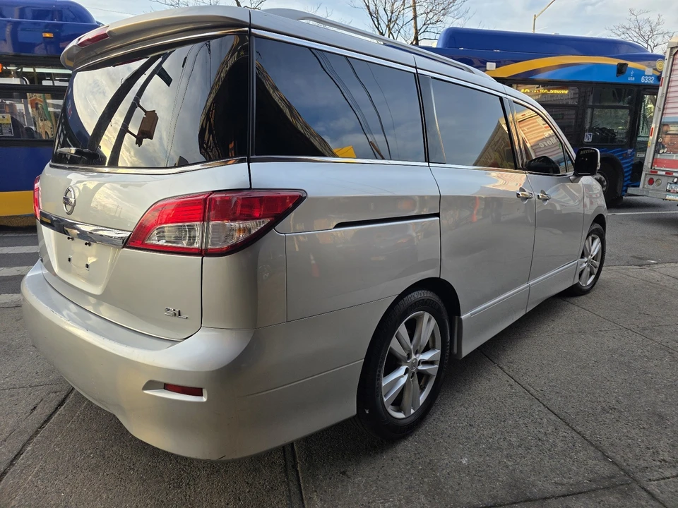 2011 Nissan Quest - Image 5 of 17