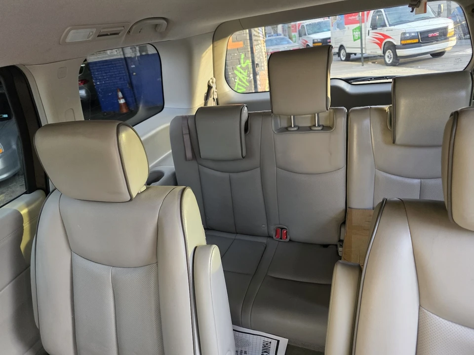 2011 Nissan Quest - Image 11 of 17