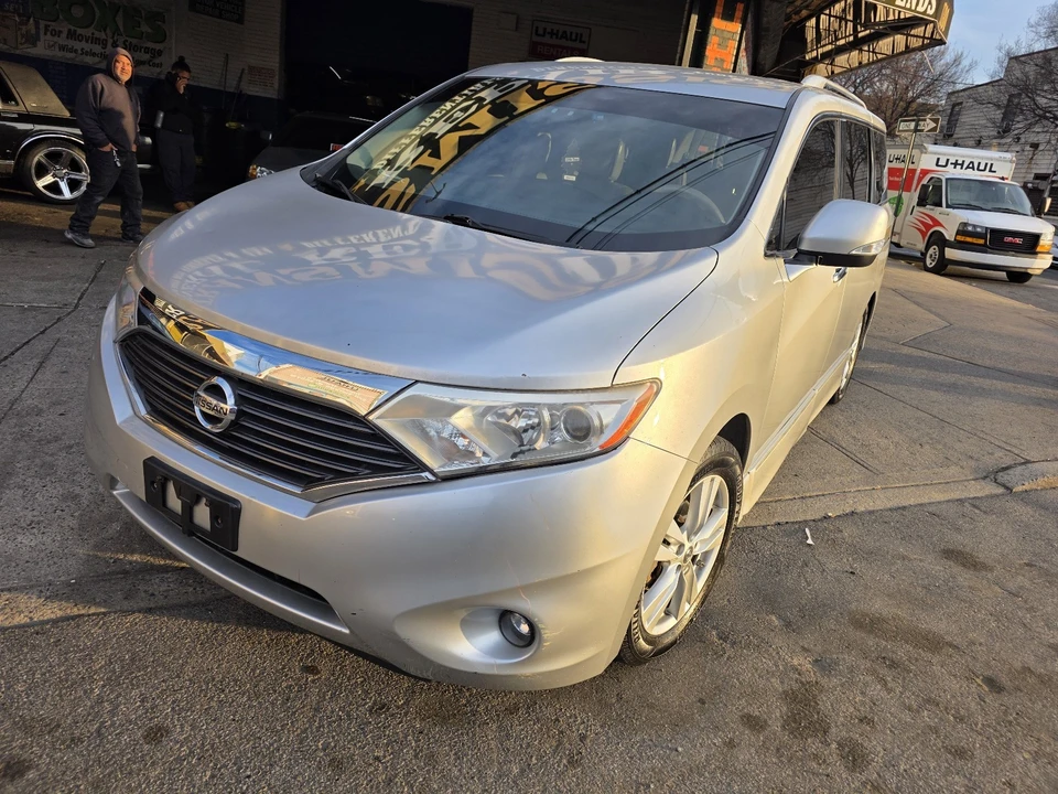 2011 Nissan Quest - Image 3 of 17