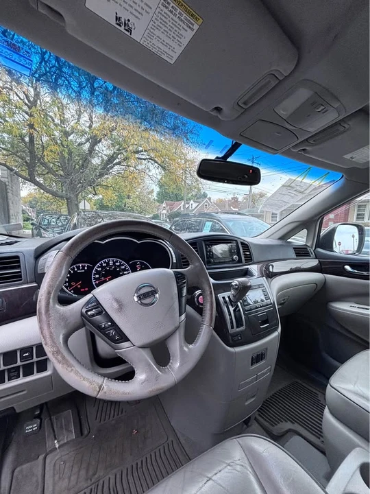2011 Nissan Quest - Image 2 of 6