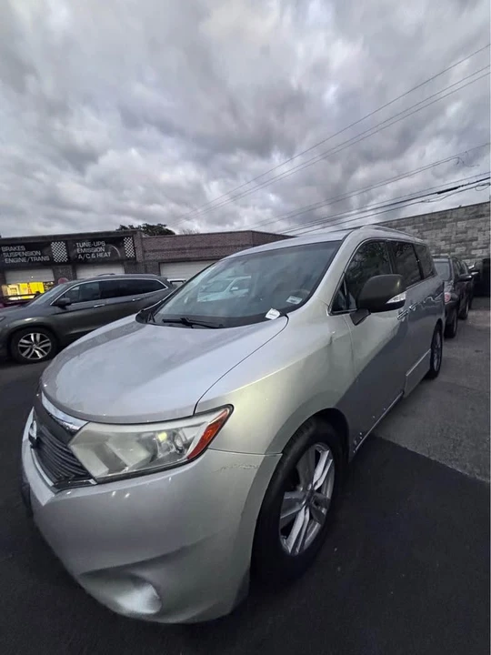 2011 Nissan Quest - Image 3 of 7