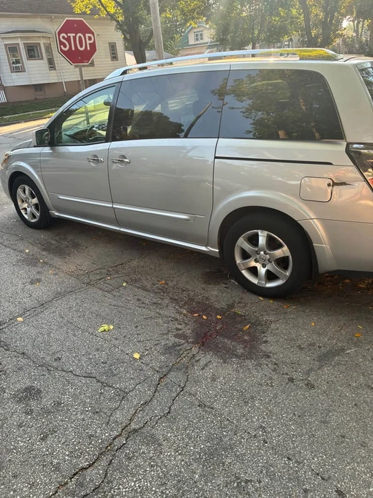 2011 Nissan Quest - Image 2 of 8