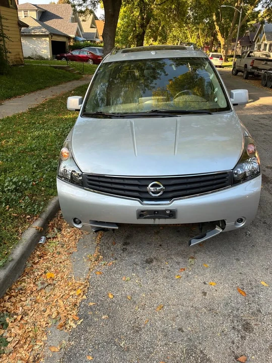 2011 Nissan Quest - Image 4 of 8