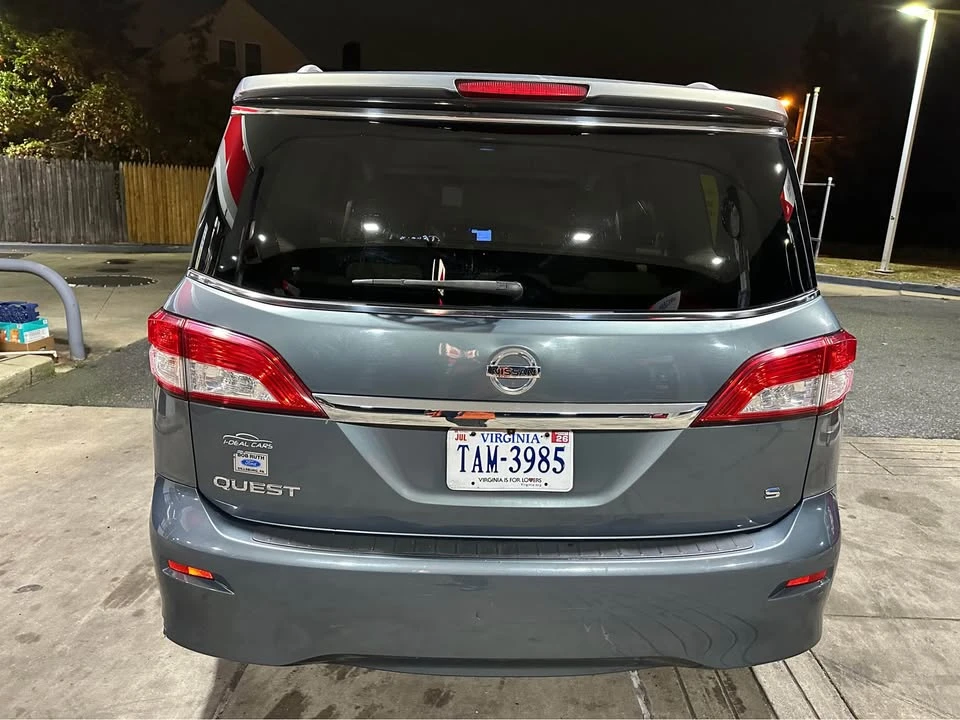 2011 Nissan Quest - Image 9 of 17