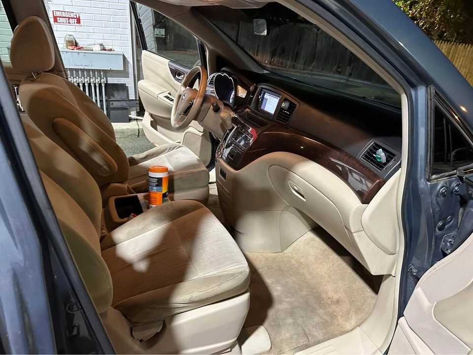 2011 Nissan Quest - Image 16 of 17