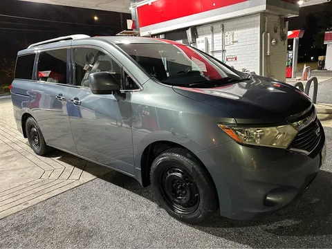 2011 Nissan Quest SE Minivan 4D
