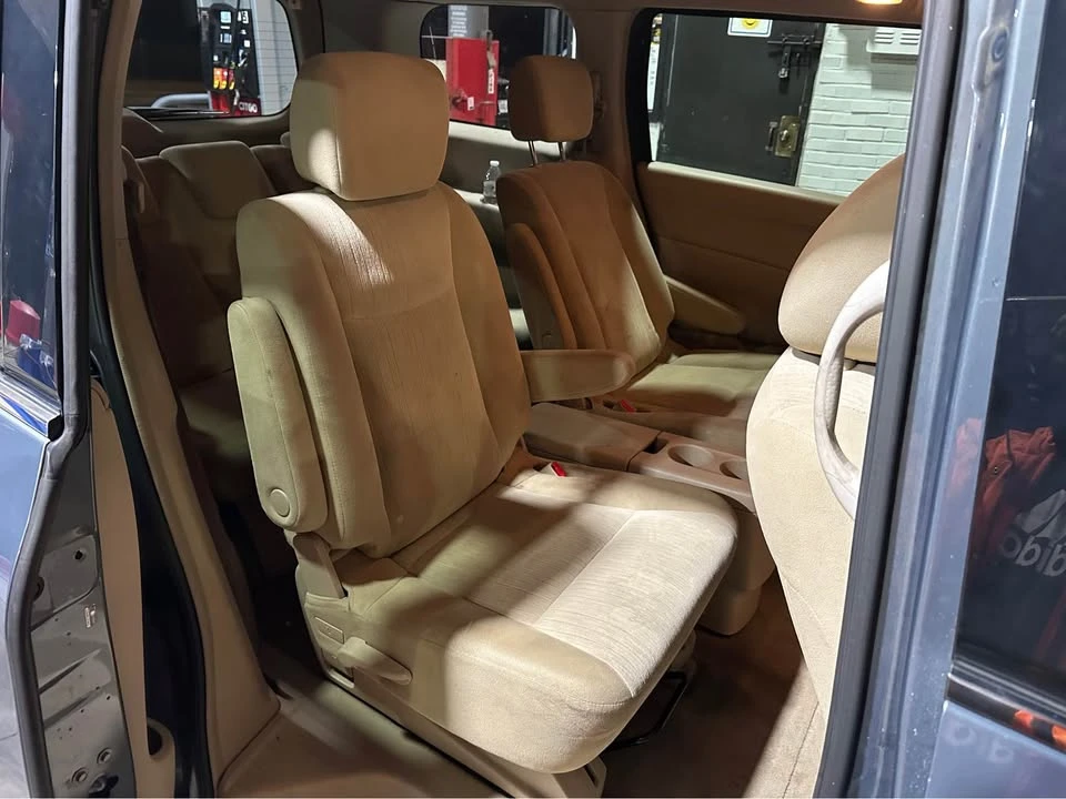 2011 Nissan Quest - Image 11 of 17