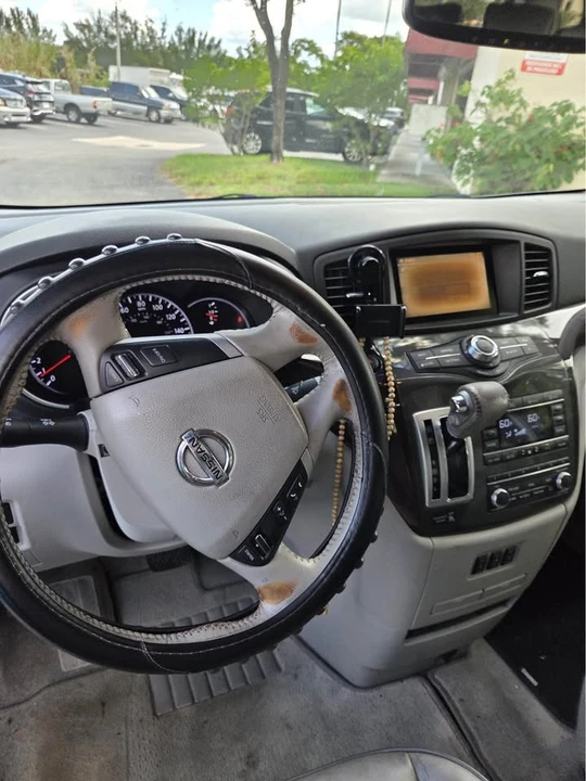 2011 Nissan Quest - Image 10 of 15
