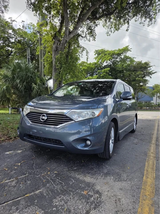 2011 Nissan Quest - Image 2 of 15