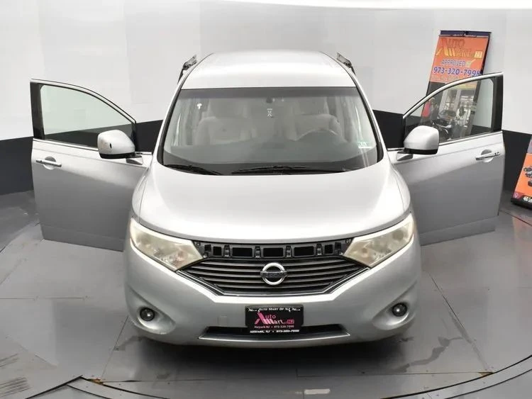 2011 Nissan Quest - Image 10 of 12