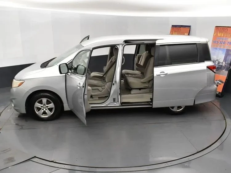 2011 Nissan Quest - Image 7 of 12