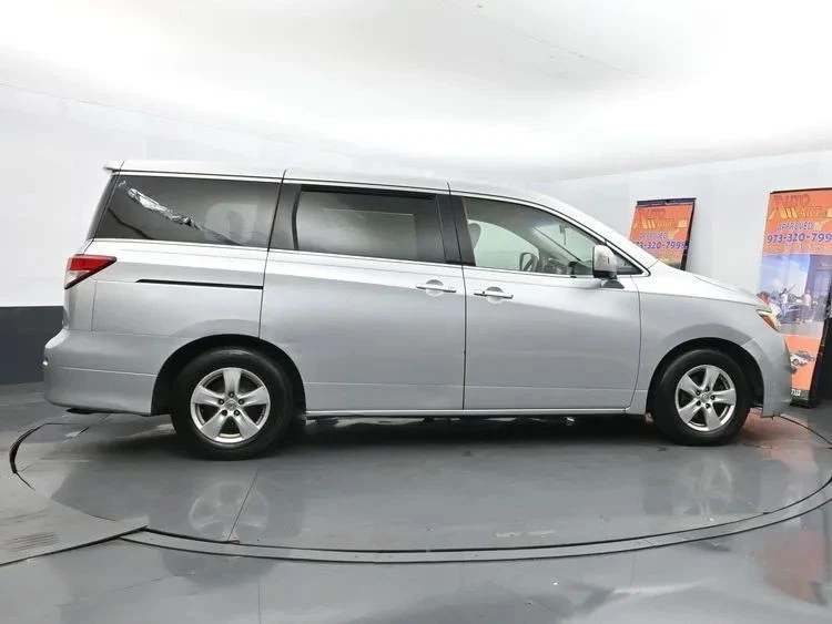 2011 Nissan Quest - Image 4 of 12