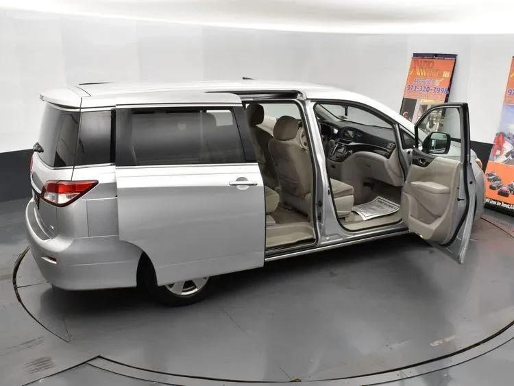 2011 Nissan Quest - Image 6 of 12