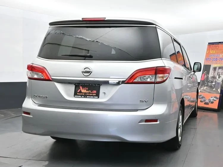 2011 Nissan Quest - Image 8 of 12