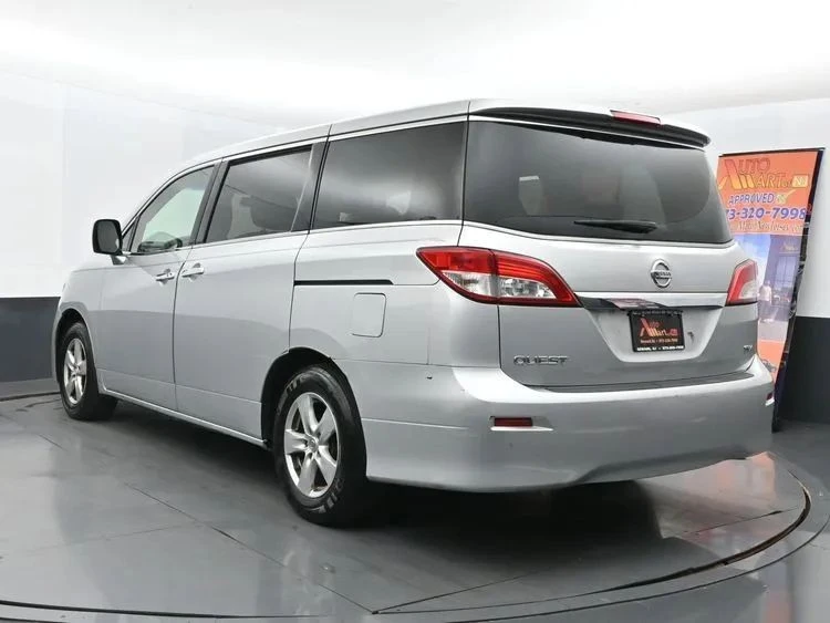 2011 Nissan Quest - Image 9 of 12