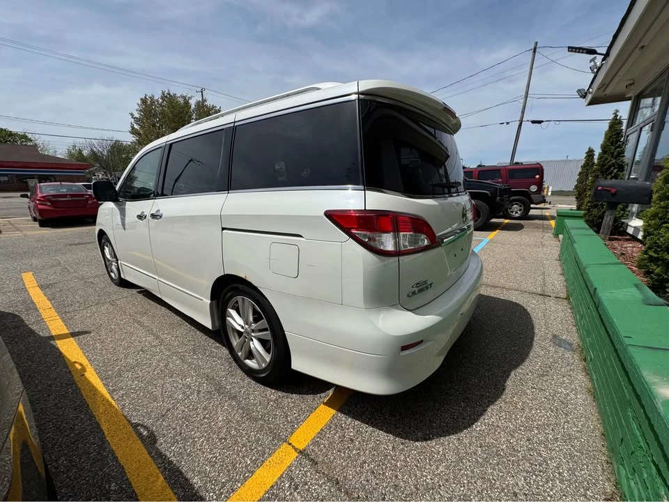 2011 Nissan Quest - Image 6 of 13