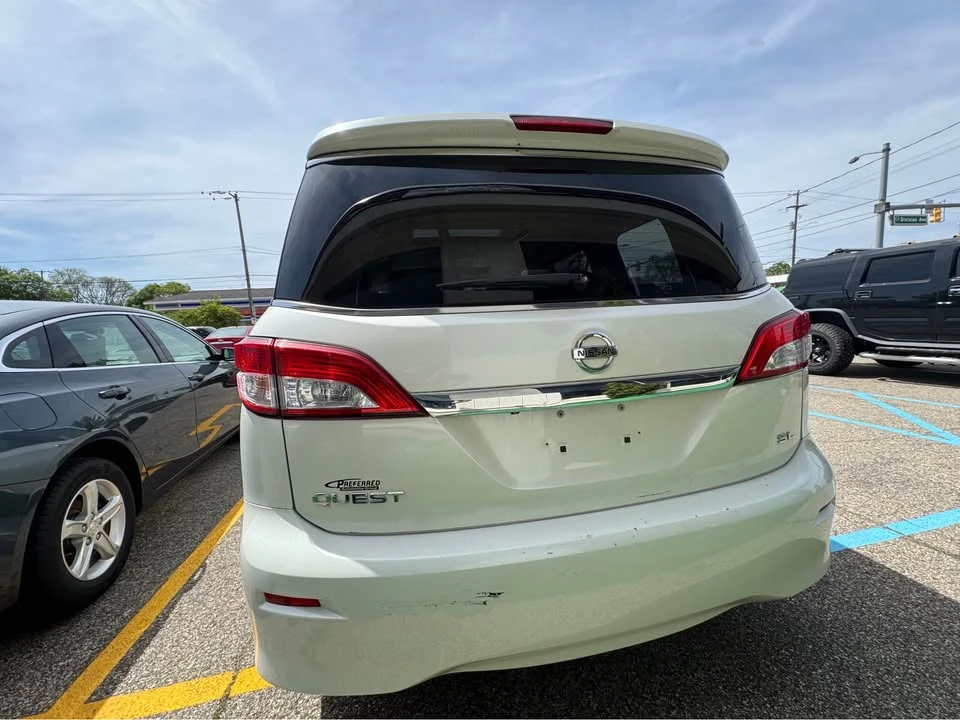 2011 Nissan Quest - Image 7 of 13
