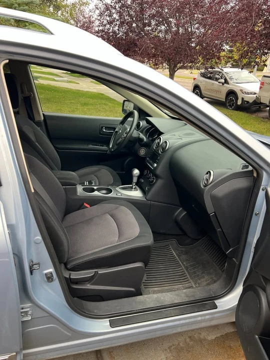 2011 Nissan Rogue - Image 11 of 14