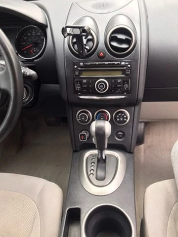 2011 Nissan Rogue - Image 7 of 14