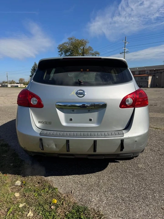 2011 Nissan Rogue - Image 6 of 12