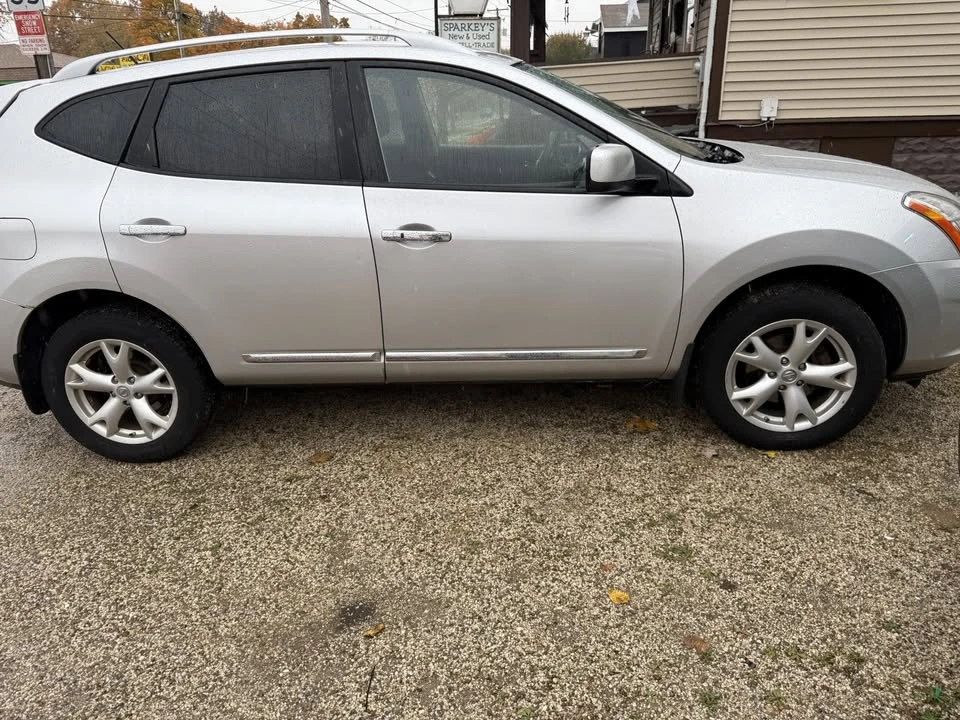 2011 Nissan Rogue - Image 3 of 3